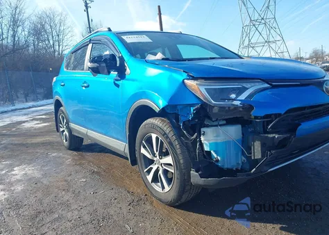 2018 Toyota Rav4 Xle z USA, uszkodzony, nr VIN 2T3RFREV6JW752717
